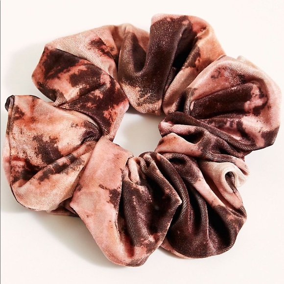 Free People Accessories - Free People Tie-Dye Super Scrunchie